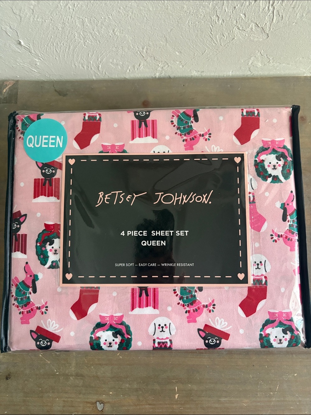NWT Betsey Johnson Christmas Dogs Puppy Queen Sheet Set